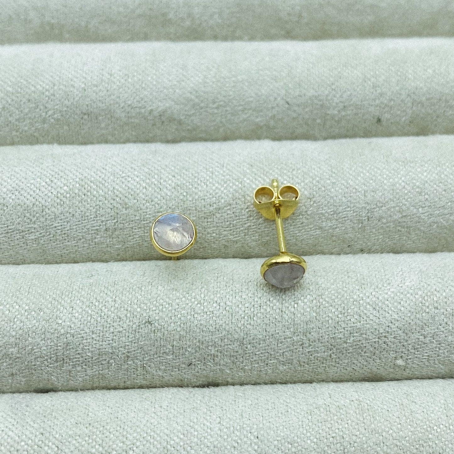 Hope studs - moonstone - gold