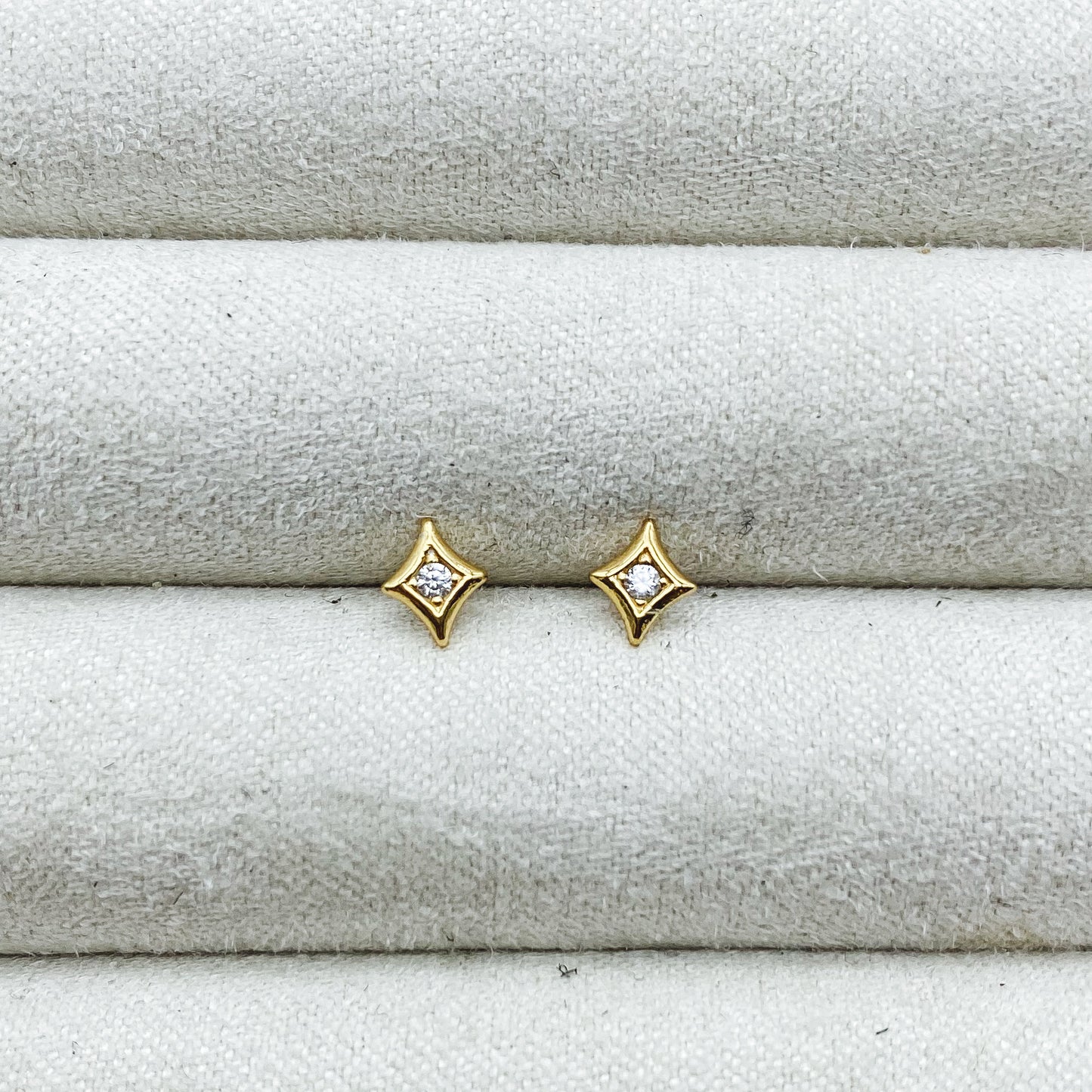 Sparkle studs