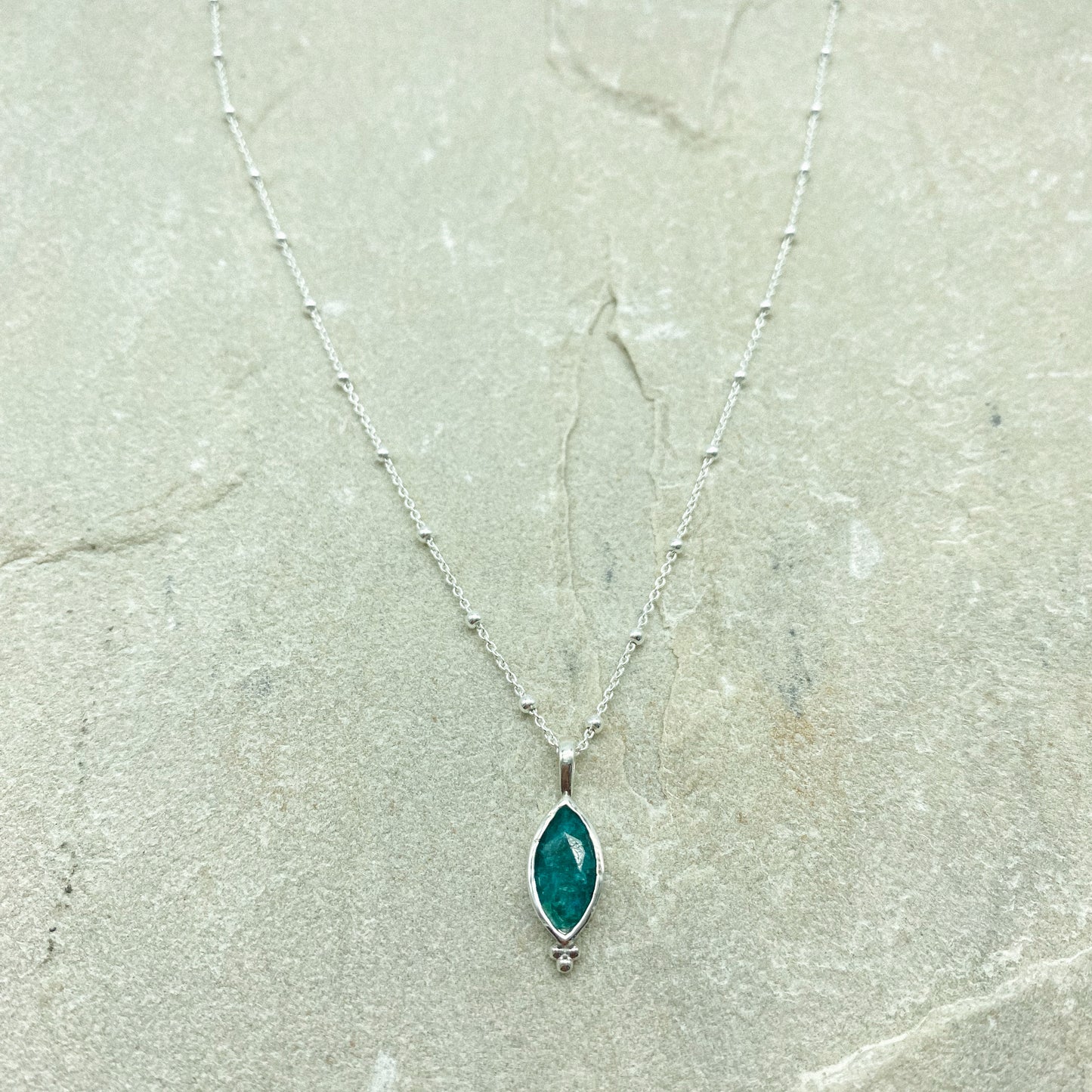 Alaula Necklace - Green agate