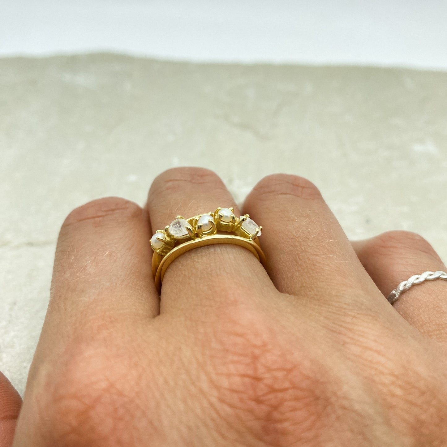 Venus ring - Fresh water Pearl and Moonstone