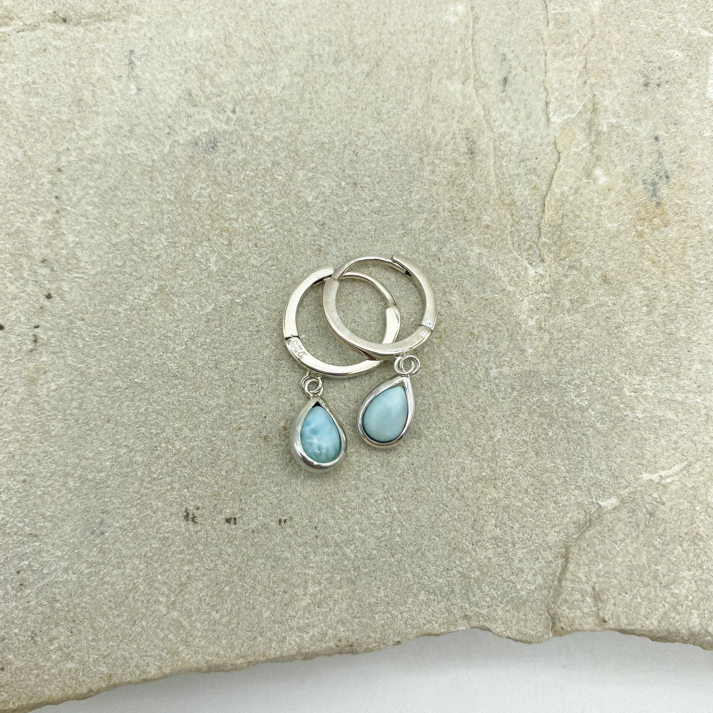 Larimar Huggies