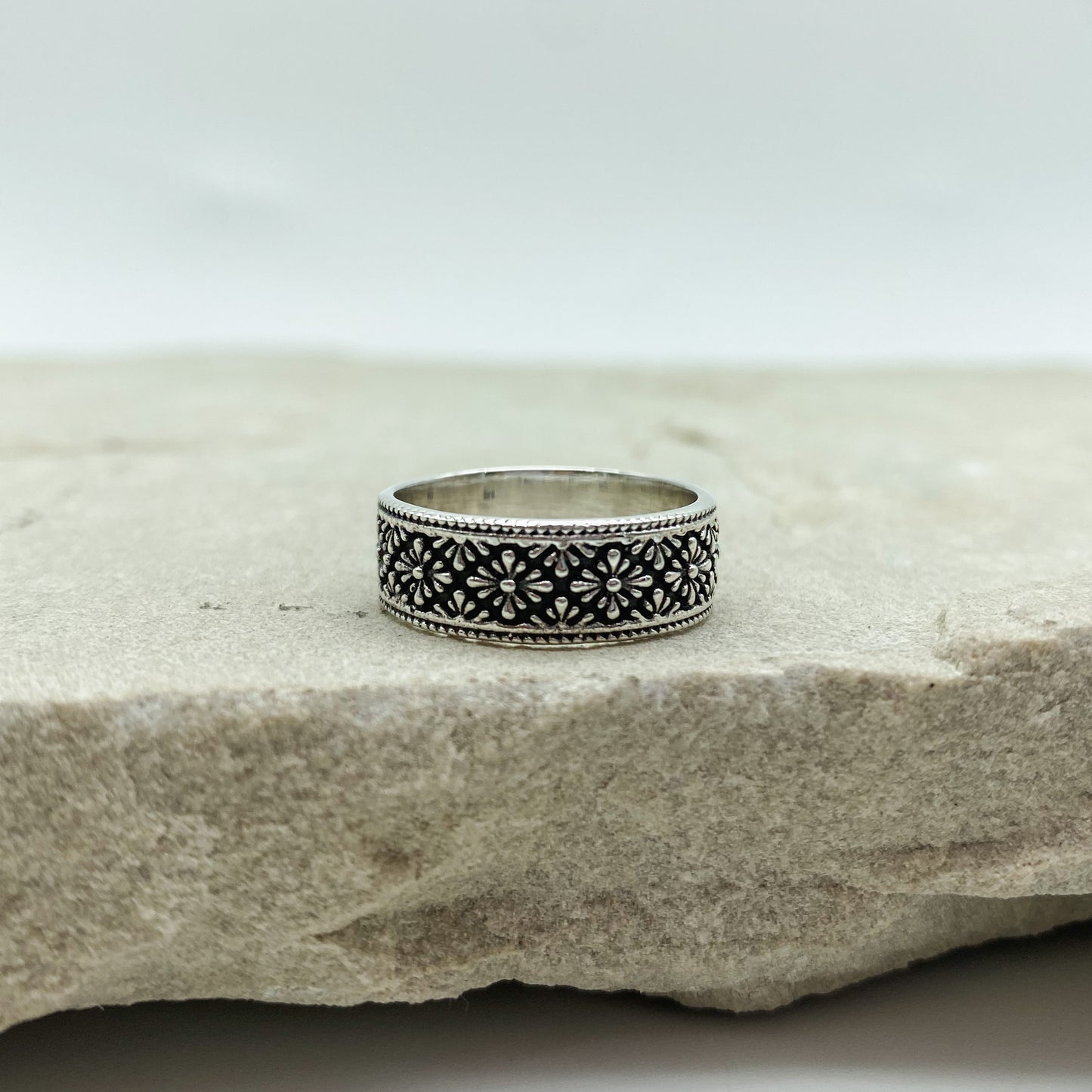 August ring