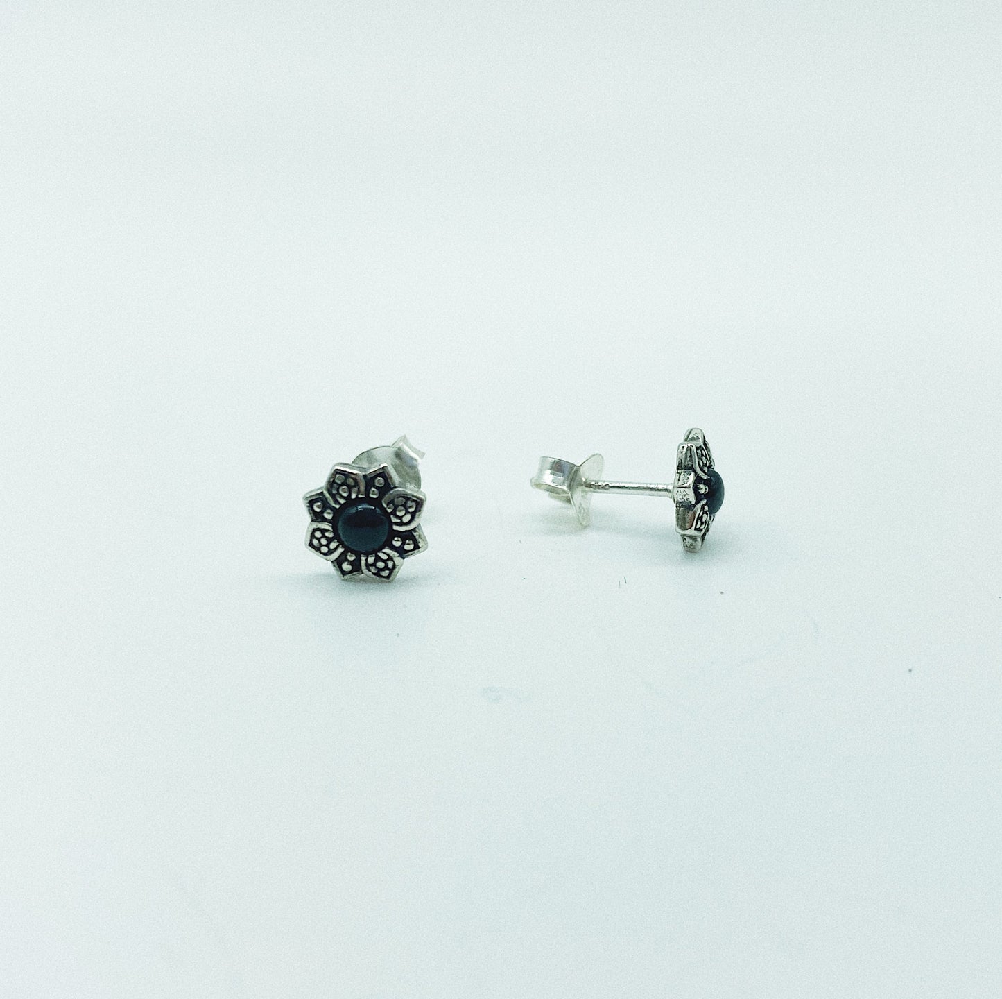 Onyx flower studs