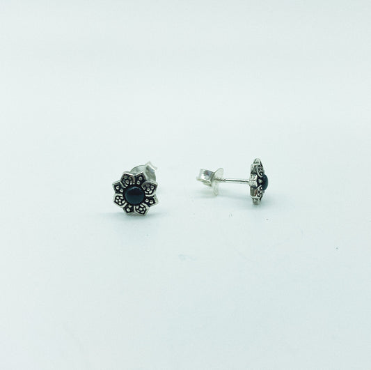 Onyx flower studs