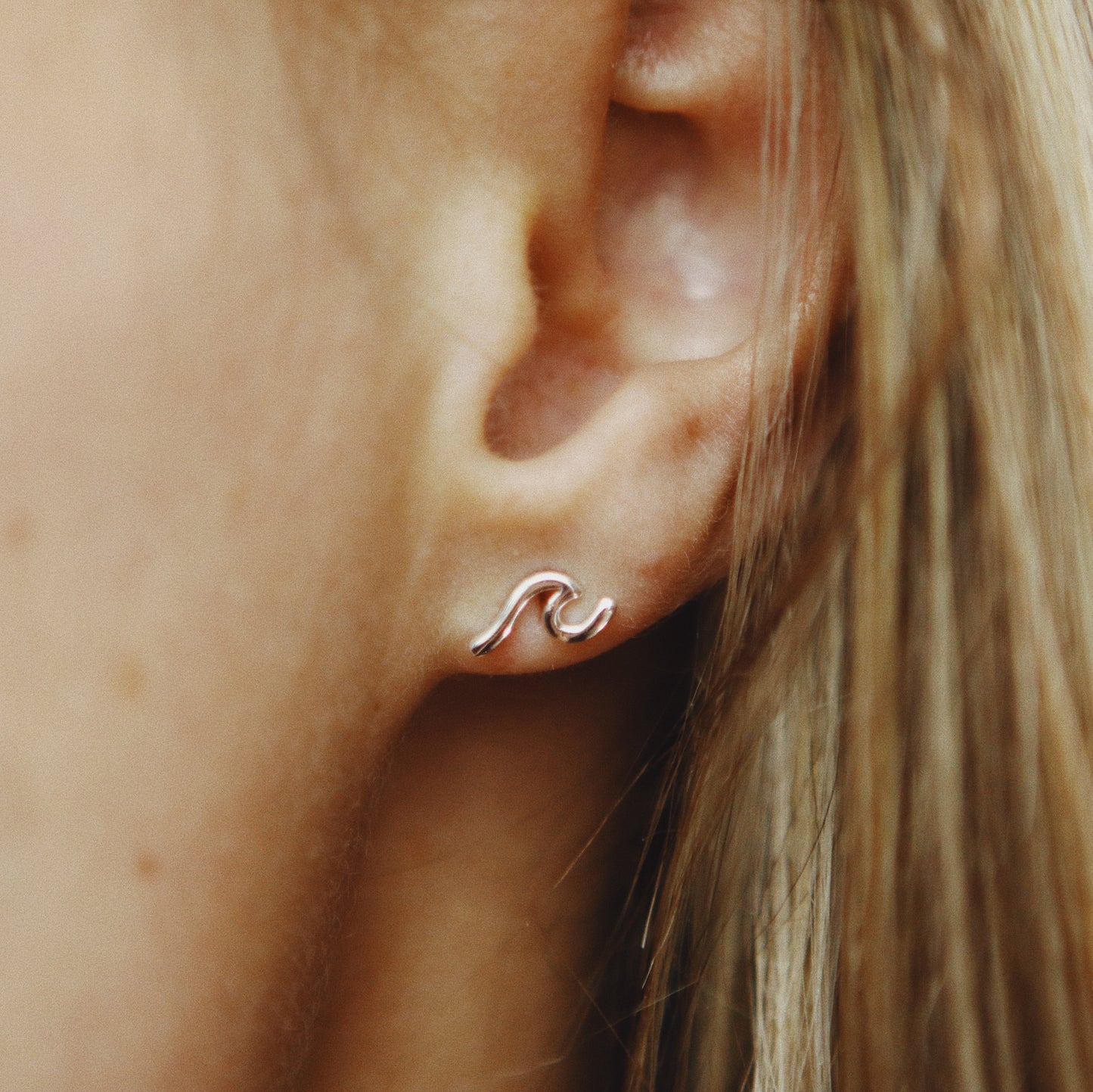 Wave Studs