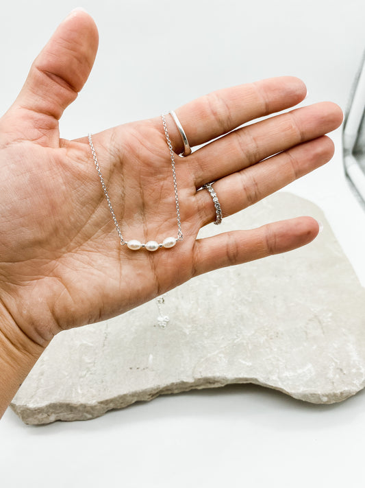 Mae Necklace - Fresh Water Pearl