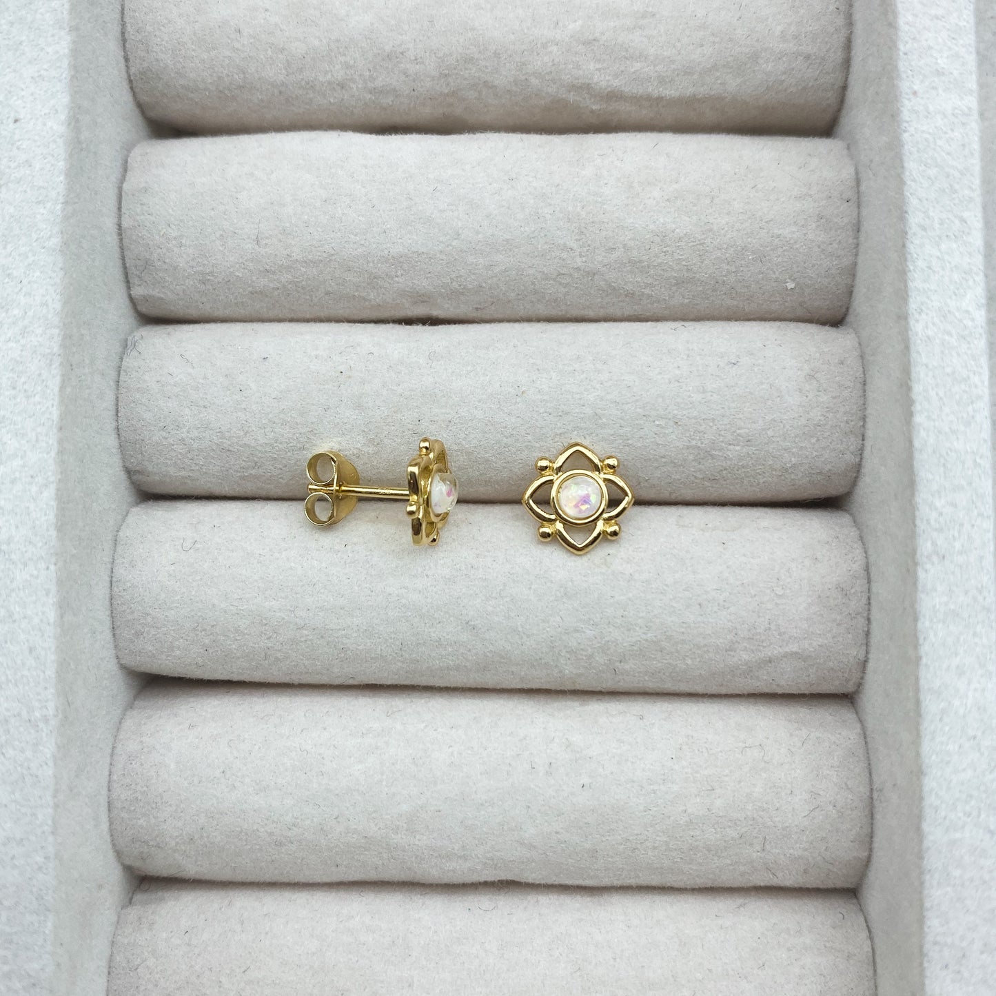 Zoya studs lc Opal - gold