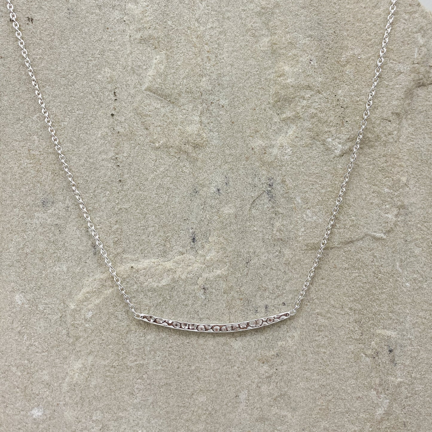 Hammered bar necklace