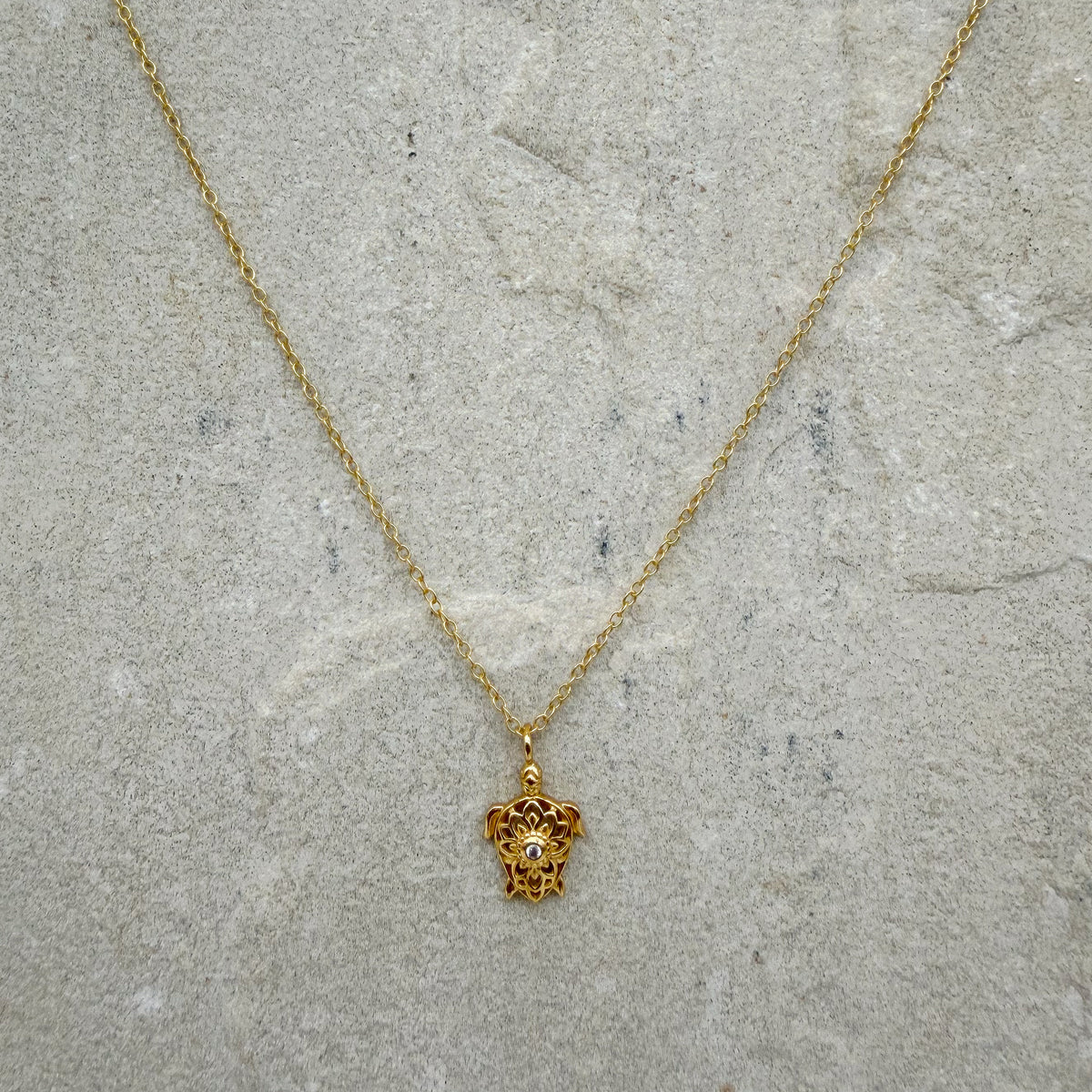 Missy - turtle necklace