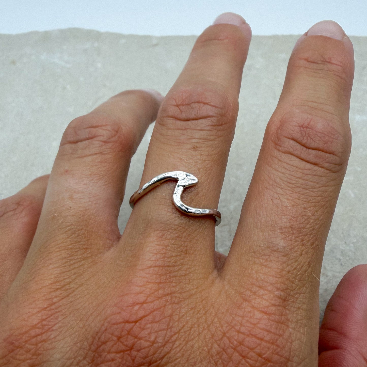 Hammered wave ring