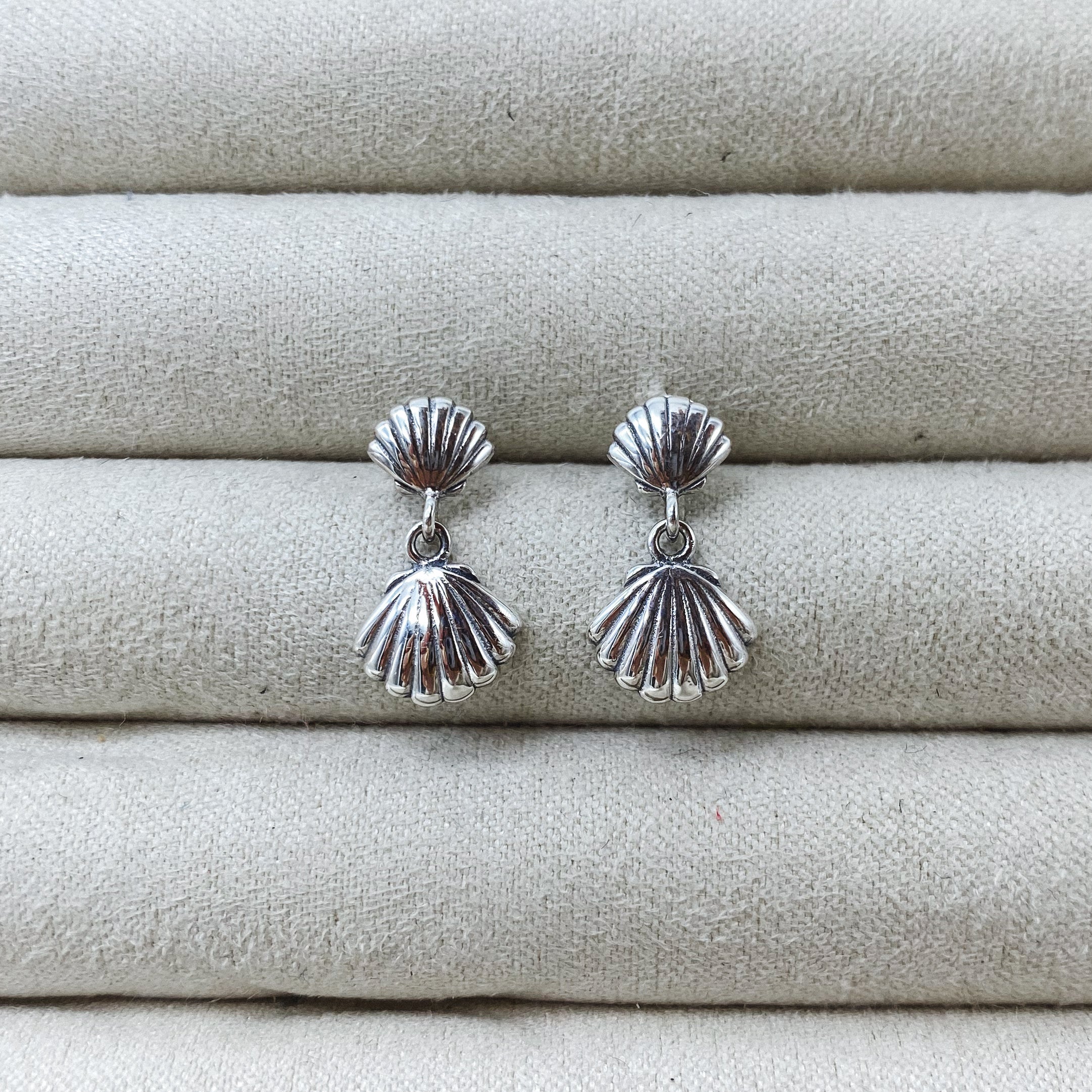 Shell studs – Sahla