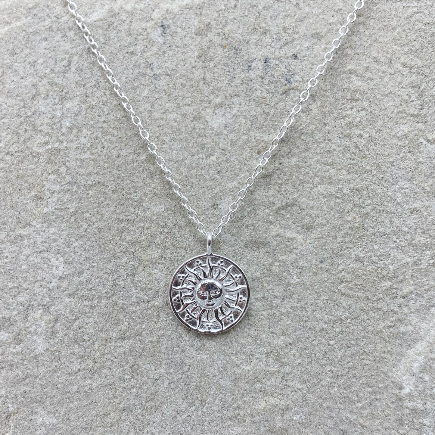 El sol necklace