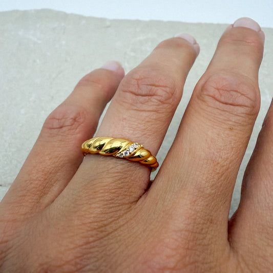 Allure Ring - Gold + Cz