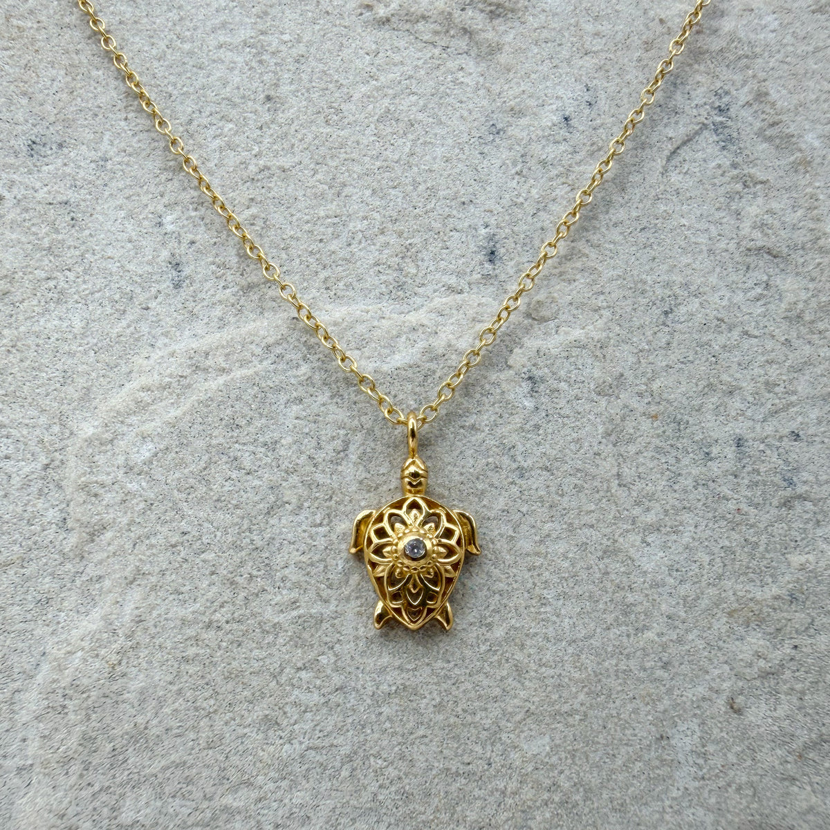 Missy - turtle necklace