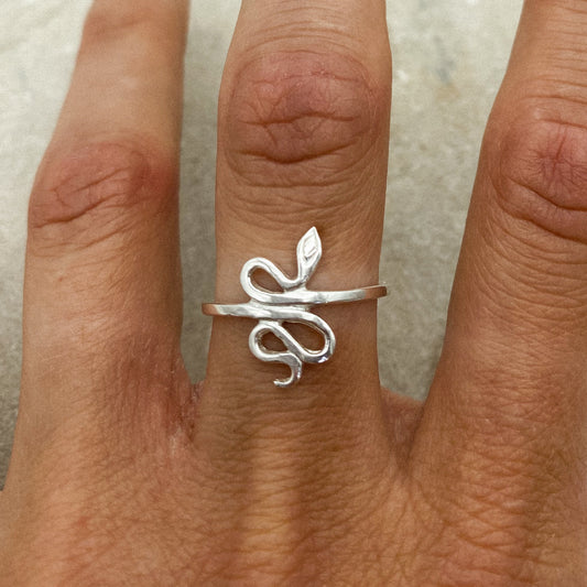 Dainty Snake Ring