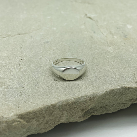 Signet ring