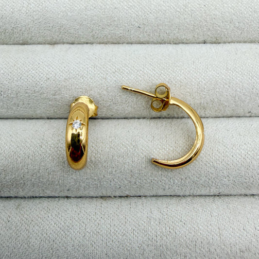 Star half hoop studs