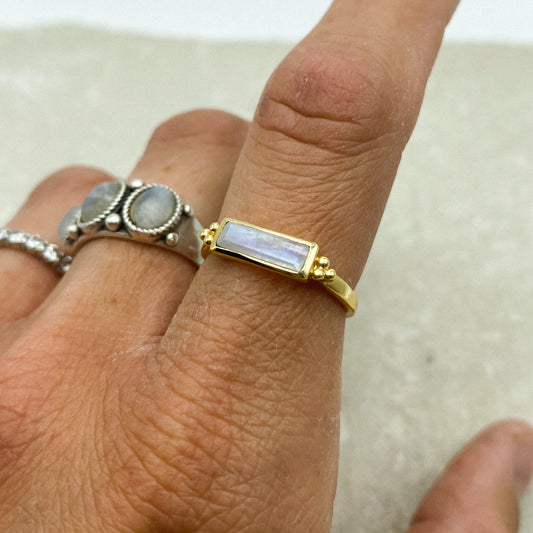 Fleur Ring - Moonstone