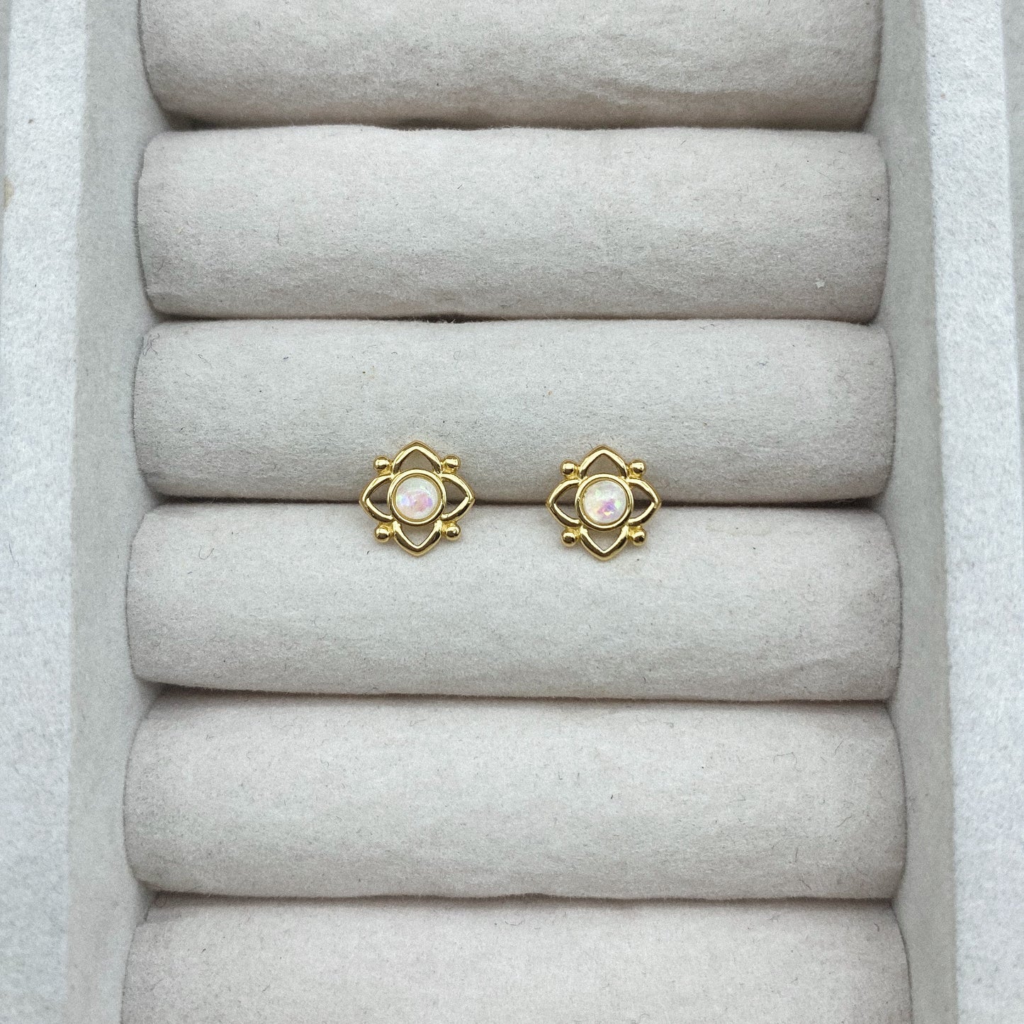 Zoya studs lc Opal - gold
