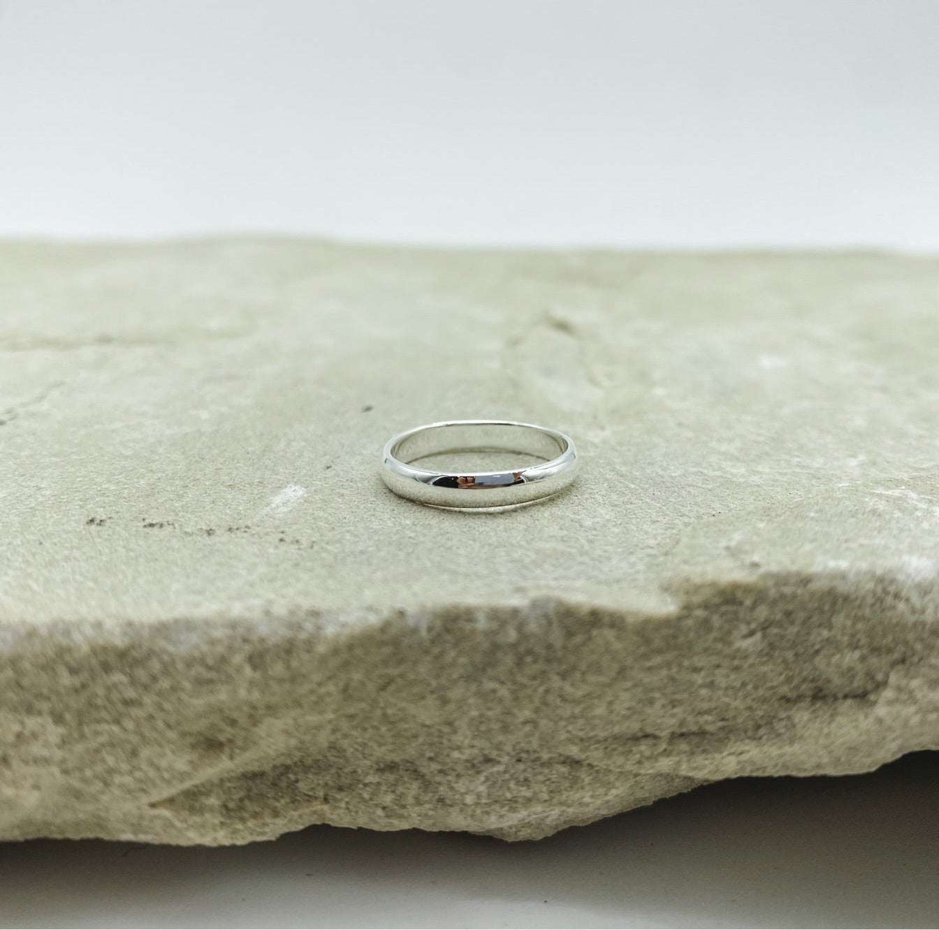 Dainty Band Ring