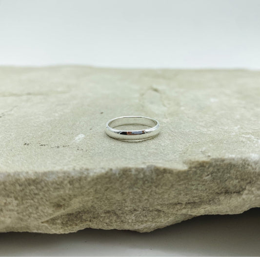 Dainty Band Ring